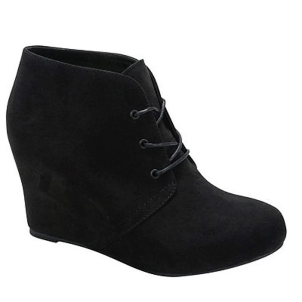 LACE UP WEDGE BOOTIES
